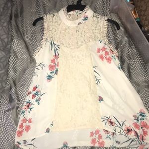 New high neck sleeveless blouse with lace